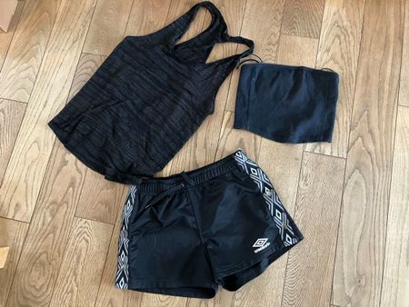 Sportshorts UMBRO Gr. XS/S + Sporttops Abercrombie+Fitch