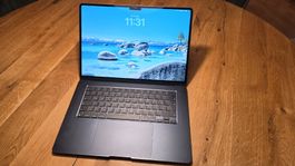 MacBook Air 15" M2 (2023) 8GB/256GB, Midnight, guter Zustand