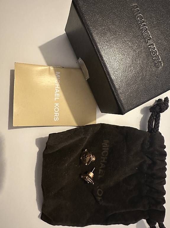 Orecchini pendenti & Orecchini a lobo: Michael Kors Ohrringe ungetragen  – Usato da Dübendorf venduto da mar_mv6p