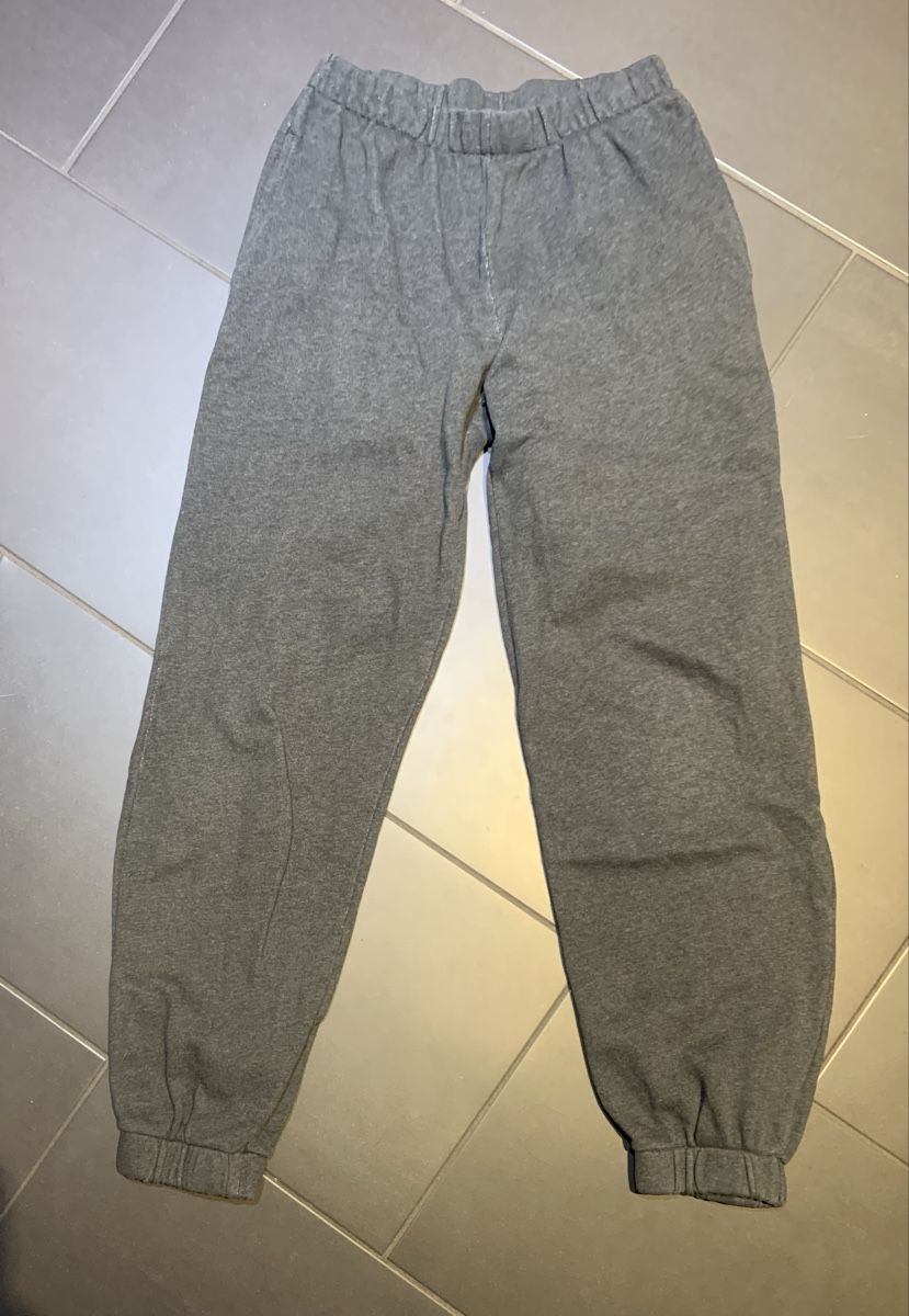 Brandy Melville Pantaloni: BRANDY MELVILLE Trainerhose anthrazit Gr. S – Usato da Winterthur venduto da amapola