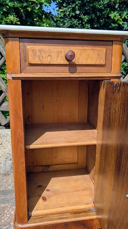 Tables de nuit: Altes Nachttischchen – D'occasion à Subingen par Rusti79 2