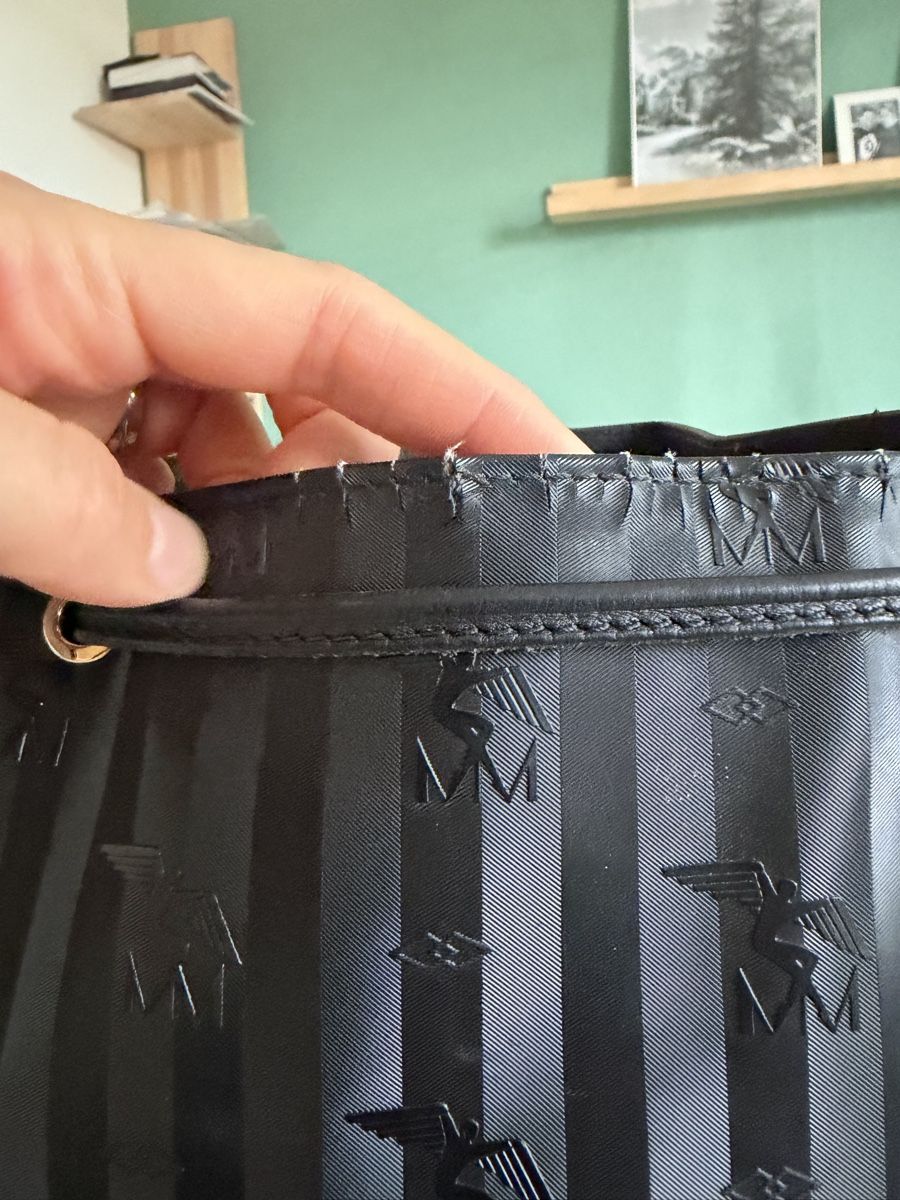 Maison Mollerus Taschen: Maison Mollerus Beuteltasche Niesen – Gebraucht aus Münsingen von Lop. 7