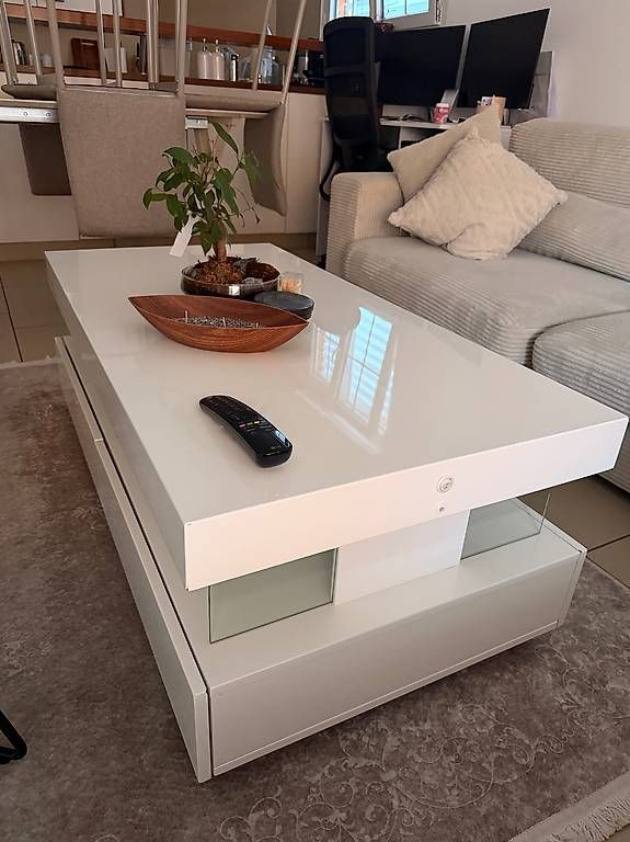 Tables: Table basse blanche avec rangement – D'occasion à Lucens par fit_hsj5 2
