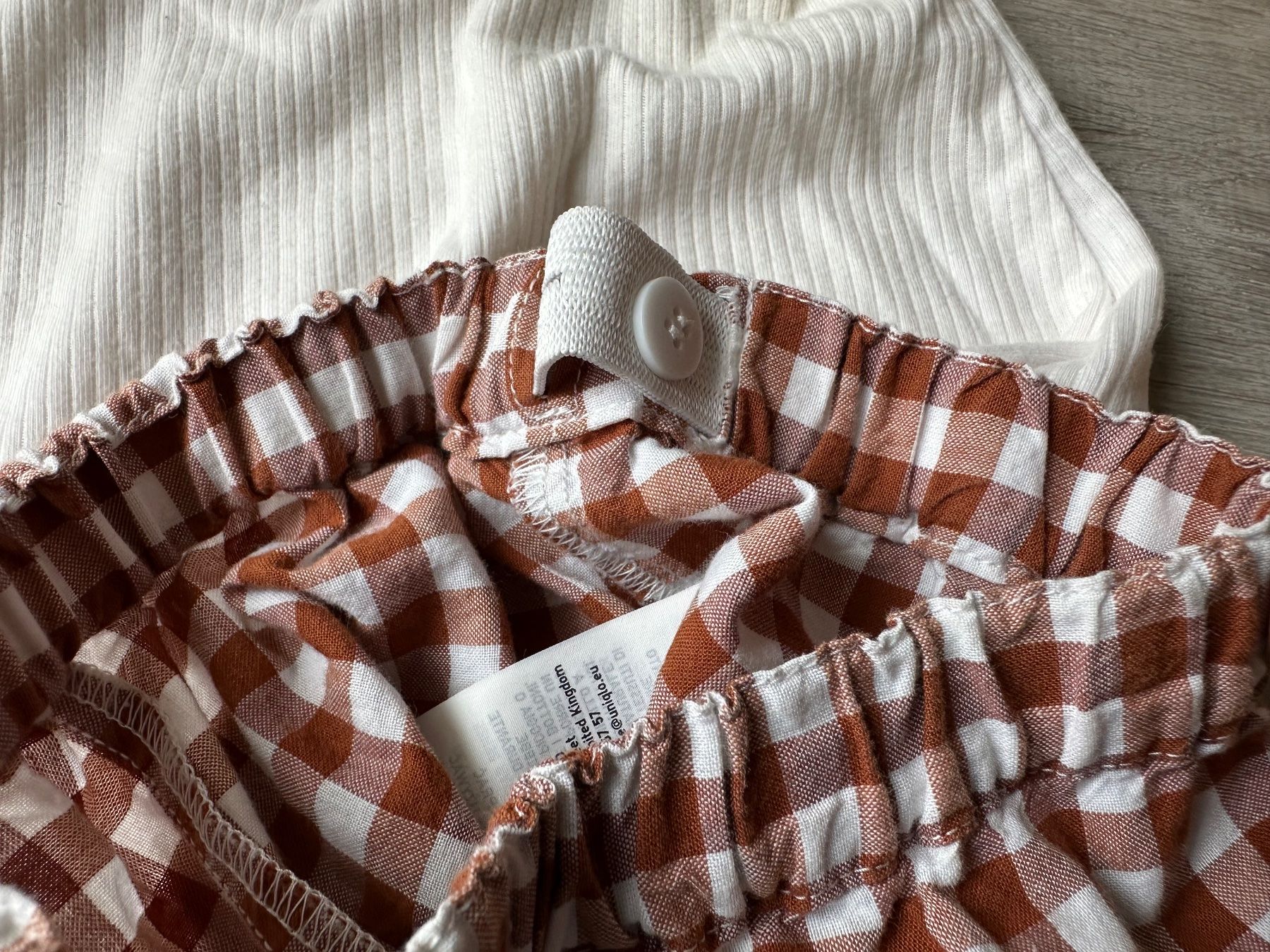 Lotti & Set di vestiti: Süsses Mädchen Zwillinge Set, 12-18M – Usato da Seuzach venduto da Leli.91 1