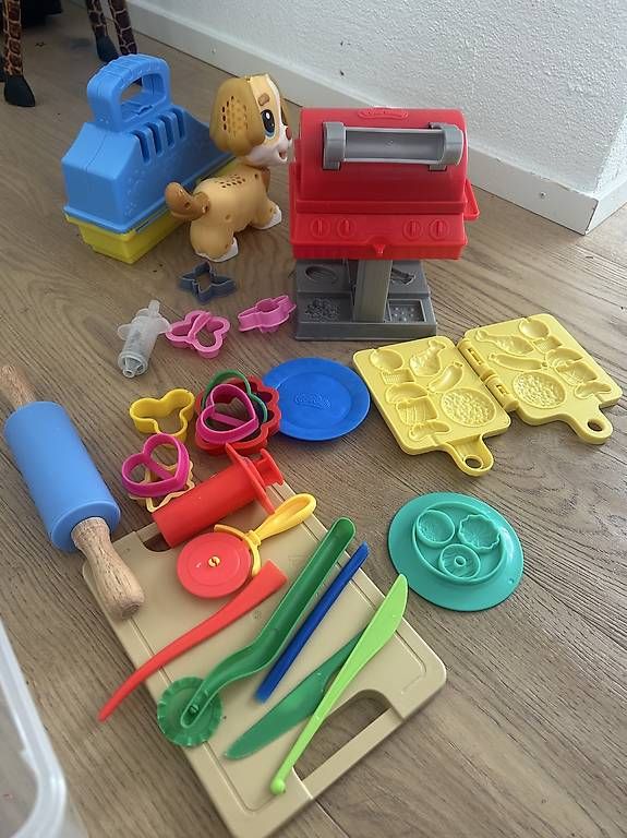 Materiale per modellare: Play-Doh Knet Utensilien  – Usato da Schindellegi venduto da Cschuetz