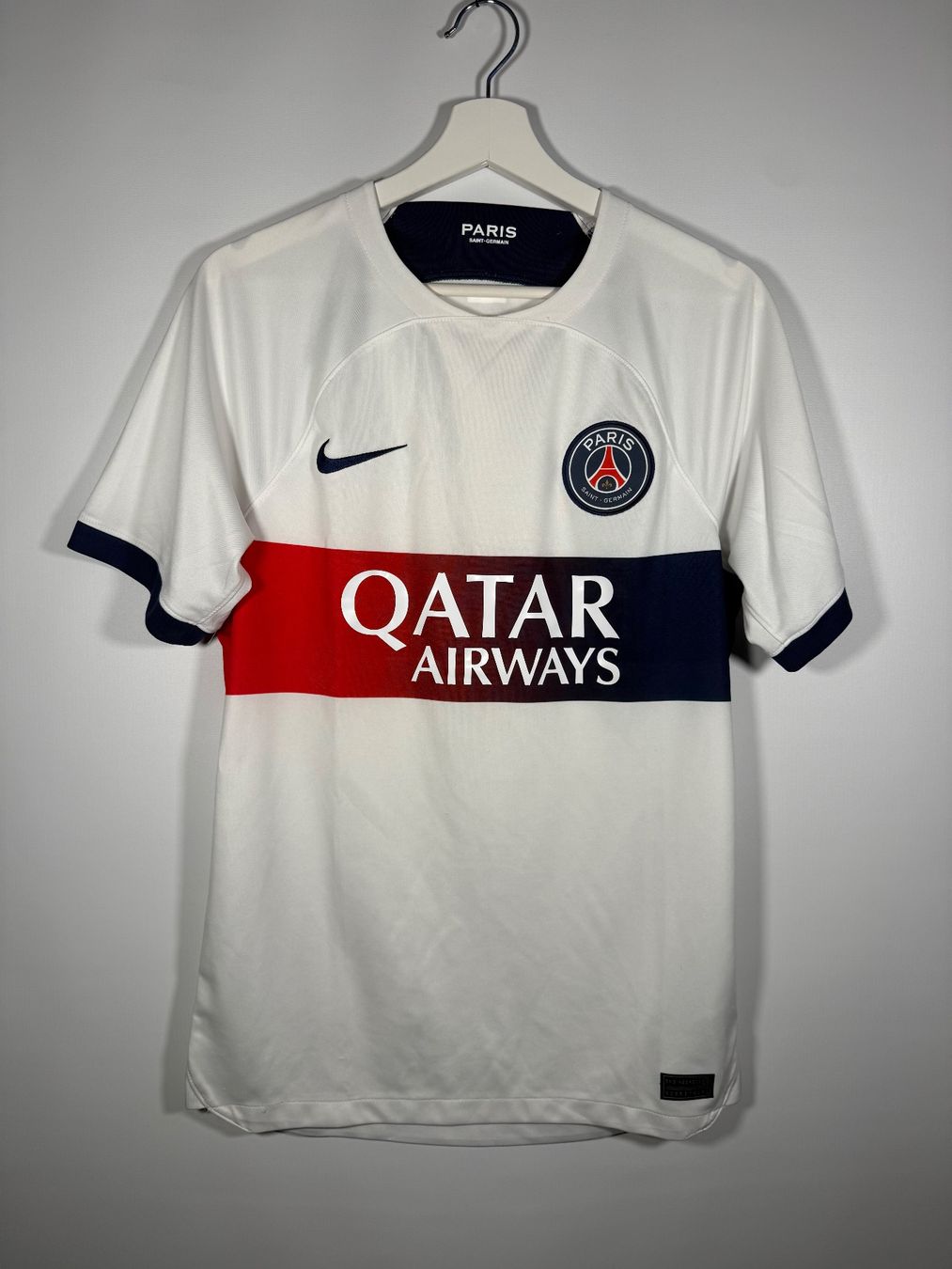 Nike Leibchen & Hosen: Nike PSG Trikot S – Gebraucht aus Mühledorf BE von ericgrunder_12