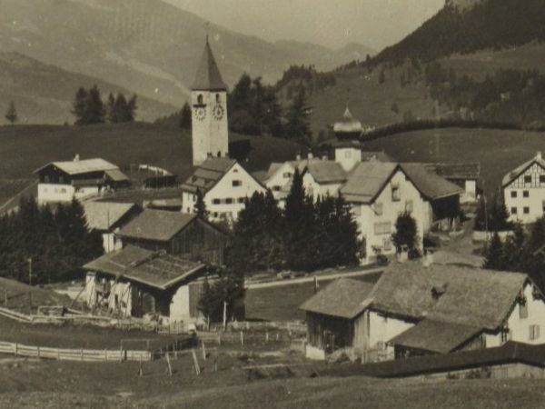 Cartes postales: Parpan , Kirche – D'occasion à Grenchen par Bluemchen1900