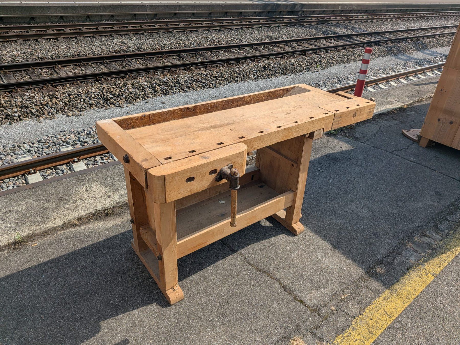 Werkbänke: Massivholz-Werkbank - 2 Spanner - Ref. 07/28 – Gebraucht aus Au ZH von BrockiAu 1