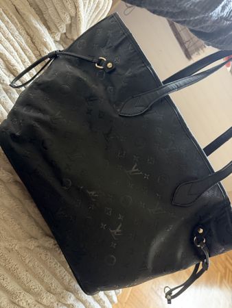 Tasche (NICHT ECHT !)  schwarz mit Muster gebraucht