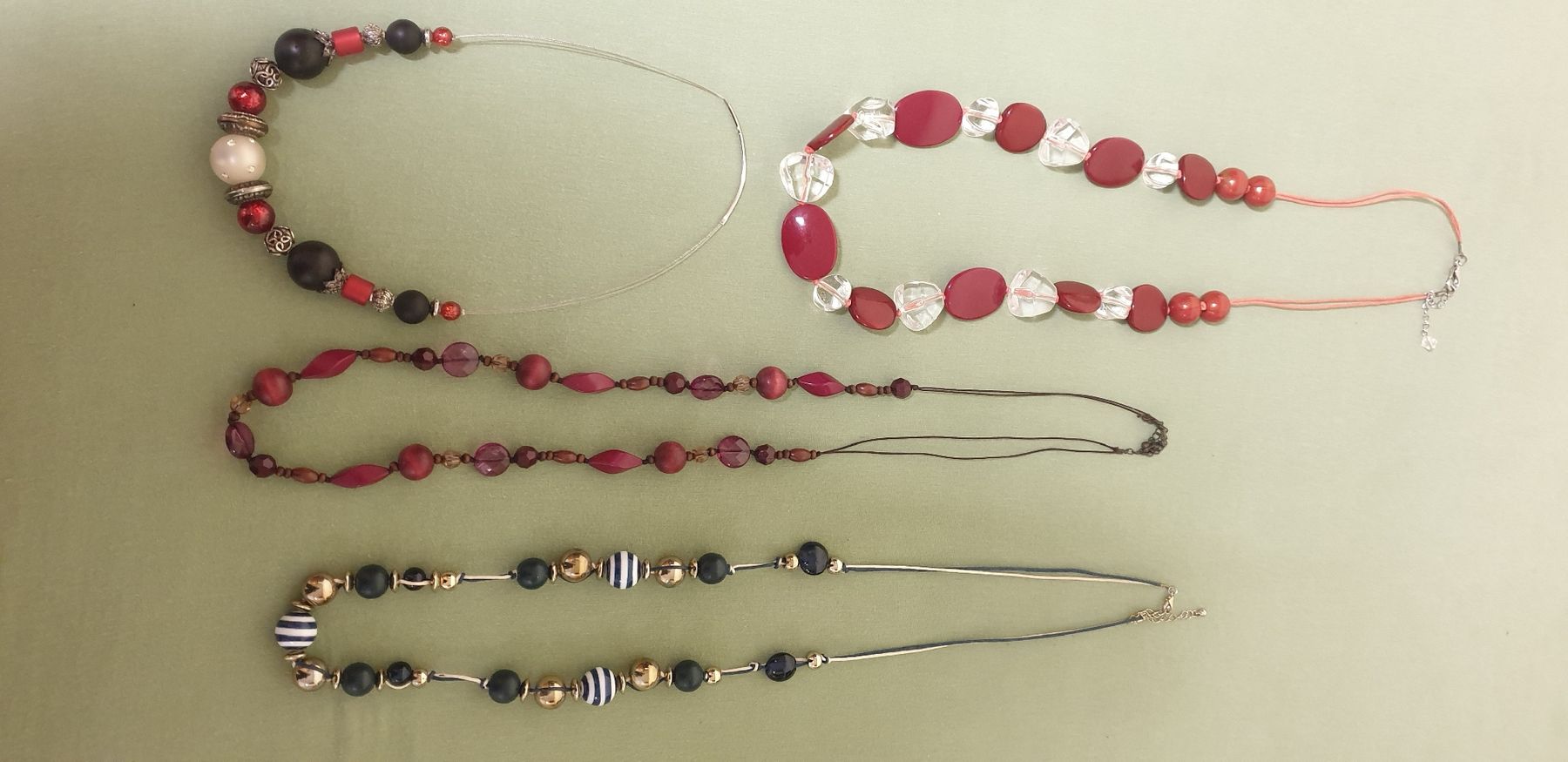 Catenine: Lot de colliers/ Satz Halsketten – Usato da St-Sulpice VD venduto da Miwix