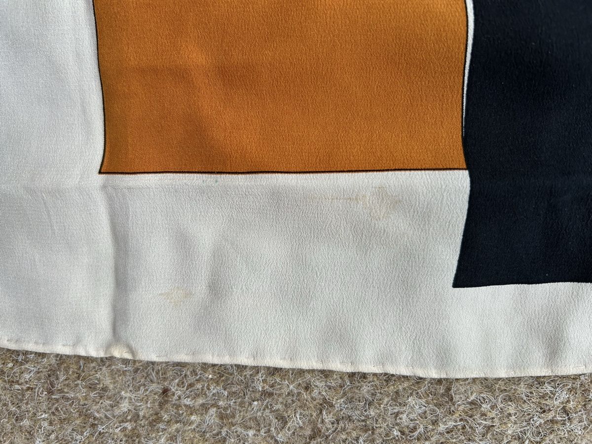 Saint Laurent Foulard & Sciarpe: Foulard Seide YSL – Usato da Birsfelden venduto da Exclusivity 2
