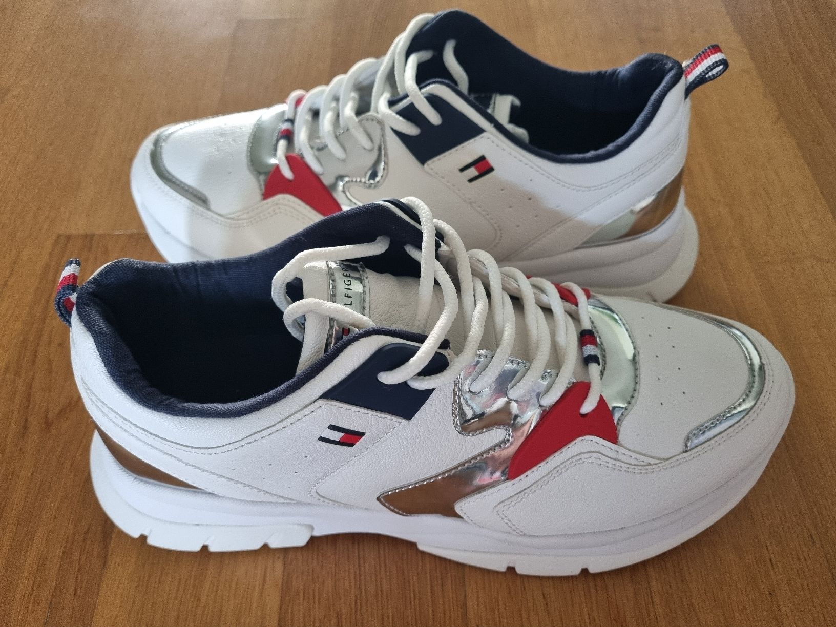 Tommy Hilfiger Scarpe da donna: Tommy Hilfiger Sneaker Gr. 38 – Usato da Weinfelden venduto da KaSto77 2