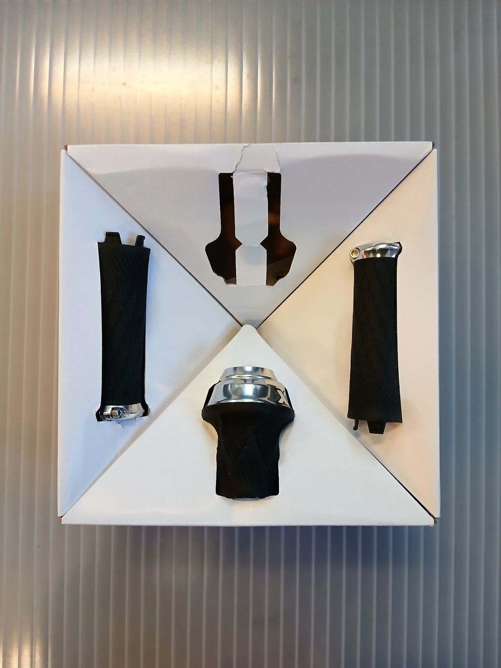 Sram Pezzi di ricambio: Sram XO Grip Shift (3 Gang) Silber – Nuovo e nell'imballaggio originale da Baden venduto da M710