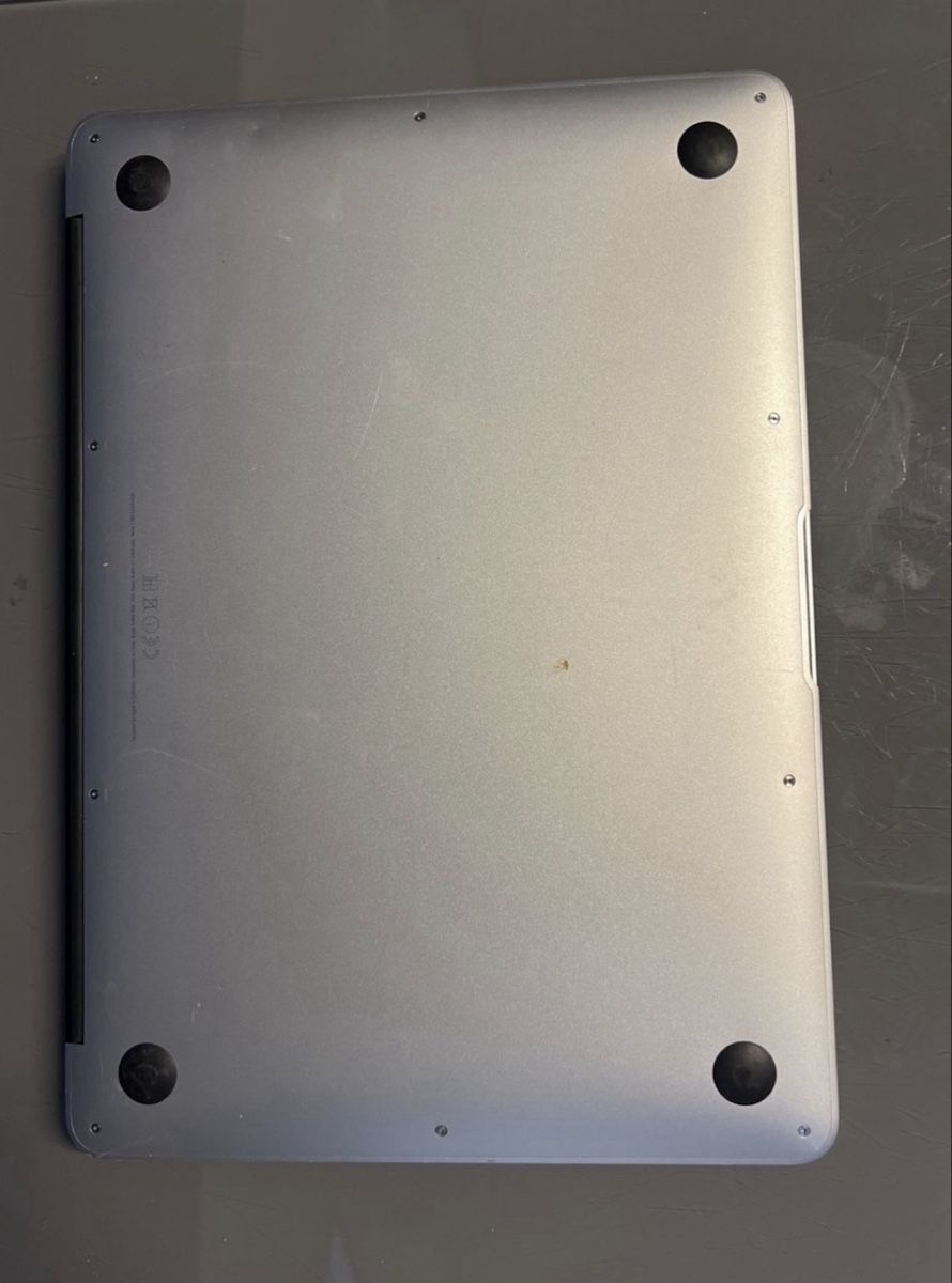 Apple Portables: MacBook Air zu verkaufen  #12 – D'occasion à adliswil par iri_8fjv 9