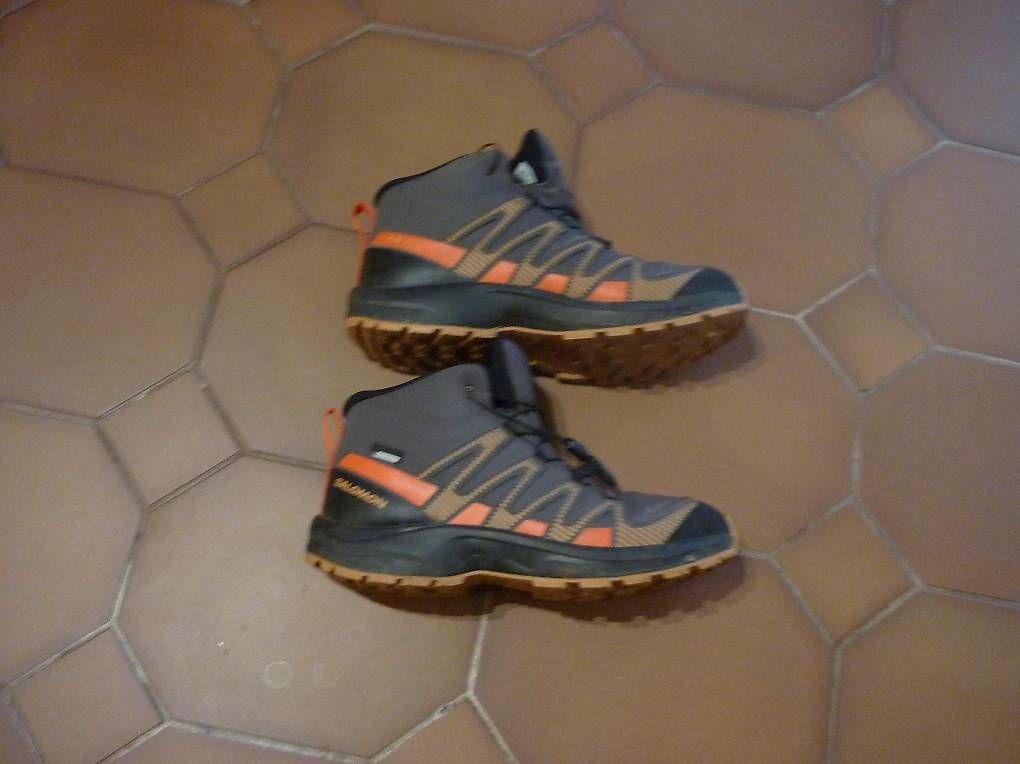 Scarpe da uomo: Souliers de montagne  – Usato da Vevey venduto da ohzut 1