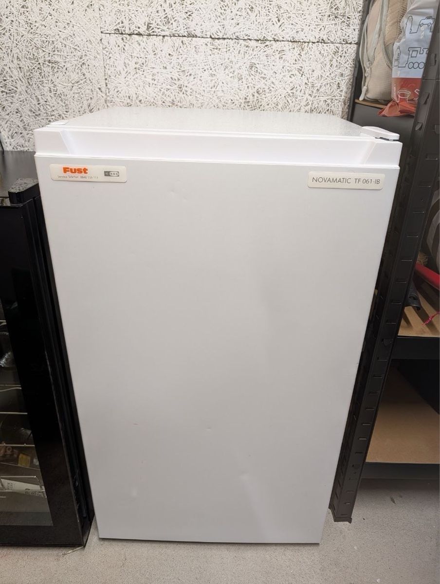 Gefrierschrank: Novamatic TF 98 Freezer – Neu (gemäss Beschreibung) aus Zürich von ia_na