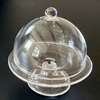Glasplatte mit Fuss m/Cloche f/Puppenstuben. Handarbeit.