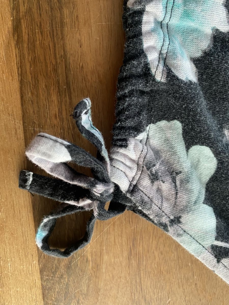 H&M Maglioni & Felpe: lässiges Sweatshirt Pulli H&M Grösse 146 152 Mädchen – Usato da Horw venduto da dreamsofacid 2