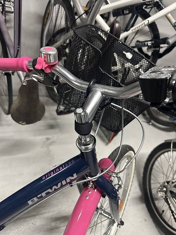 Decathlon Biciclette: Vélo btwin 500 rose – Usato da Genève venduto da anj_9y2p