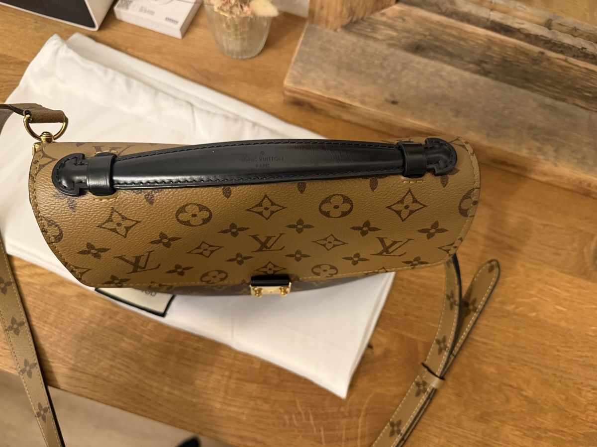 Louis Vuitton Borse da donna: Louis Vuitton Pochette Metis Reverse Monogram – Usato da Hirschthal venduto da GR7000 3