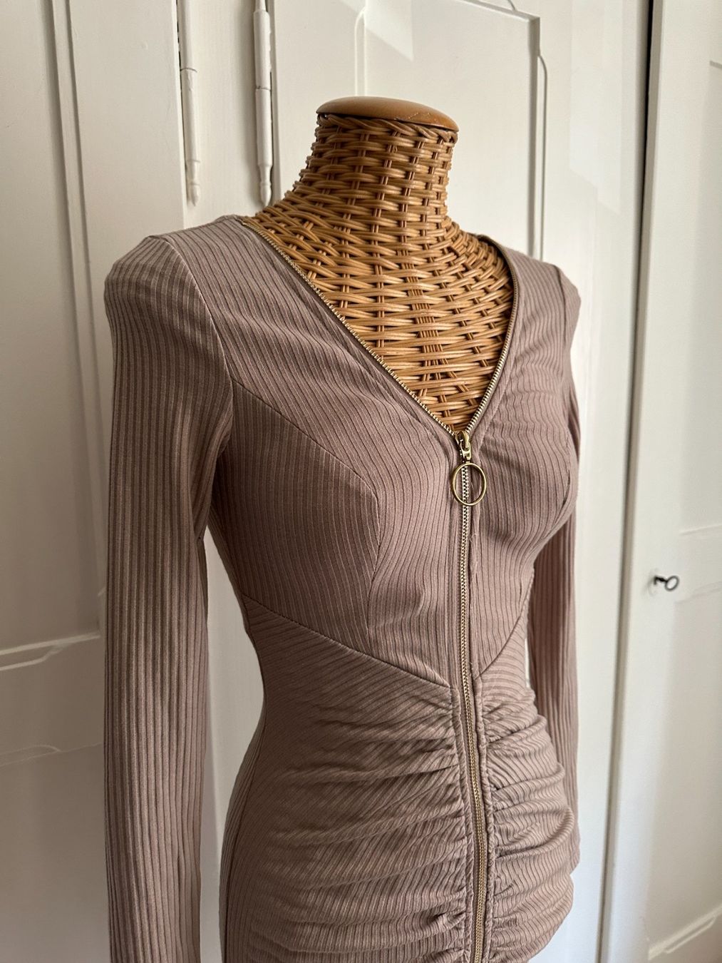Vestiti: Schlauchkleid beige gerippt XS – Usato da Zürich venduto da Diazaio 1