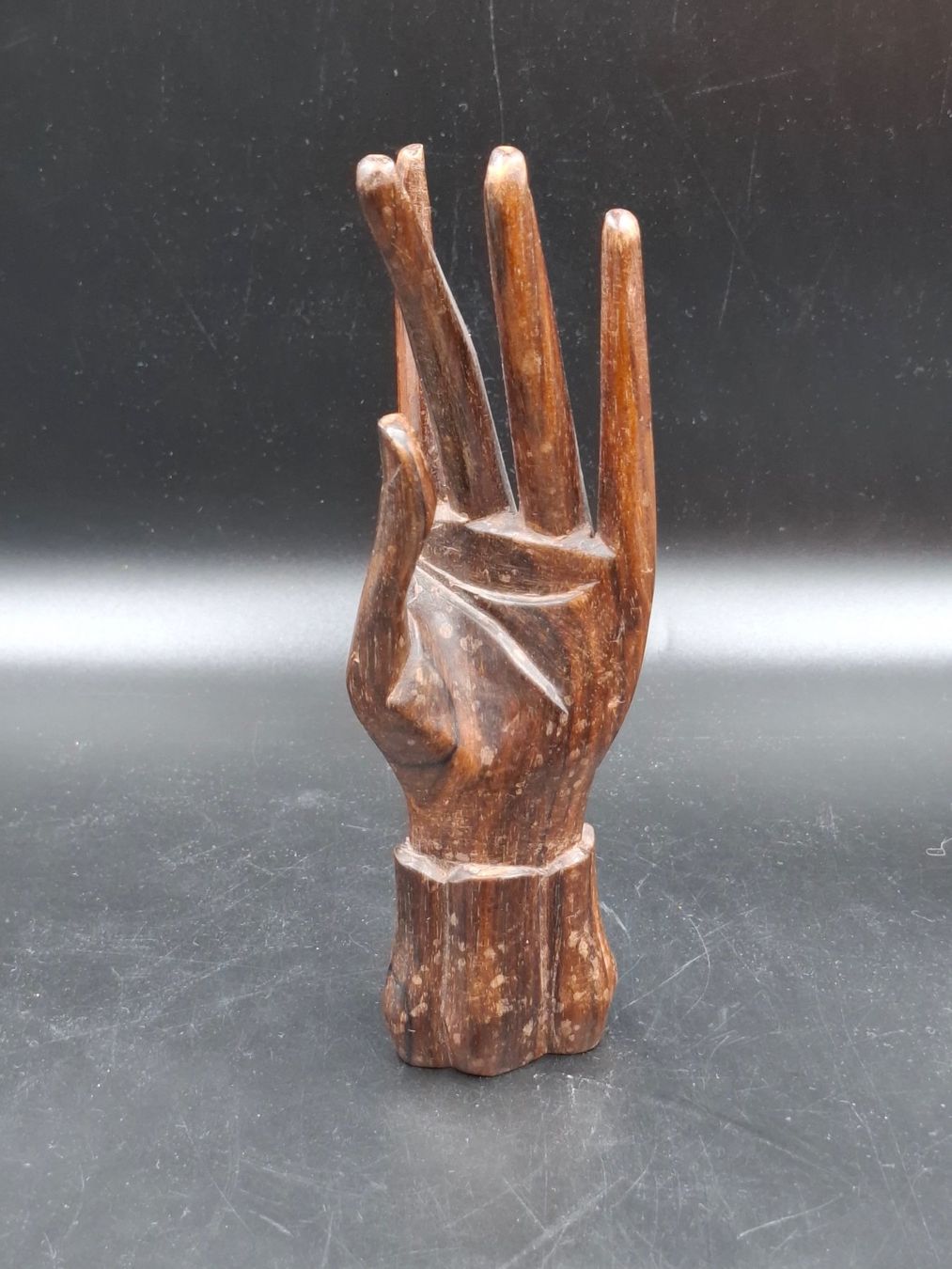 Statuette: Handgeschnitzter Schmuckhalter aus Holz Ringständer Boho – Usato da Zürich venduto da bruzolda 4
