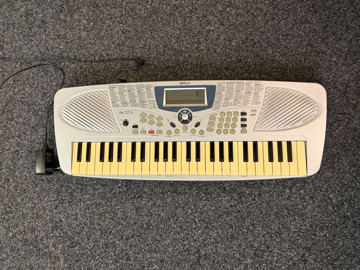 C.Giant Musikinstrumente: C.Giant Keyboard MC37A mit Netzteil gebraucht – Gebraucht aus Sargans von Pacor 1