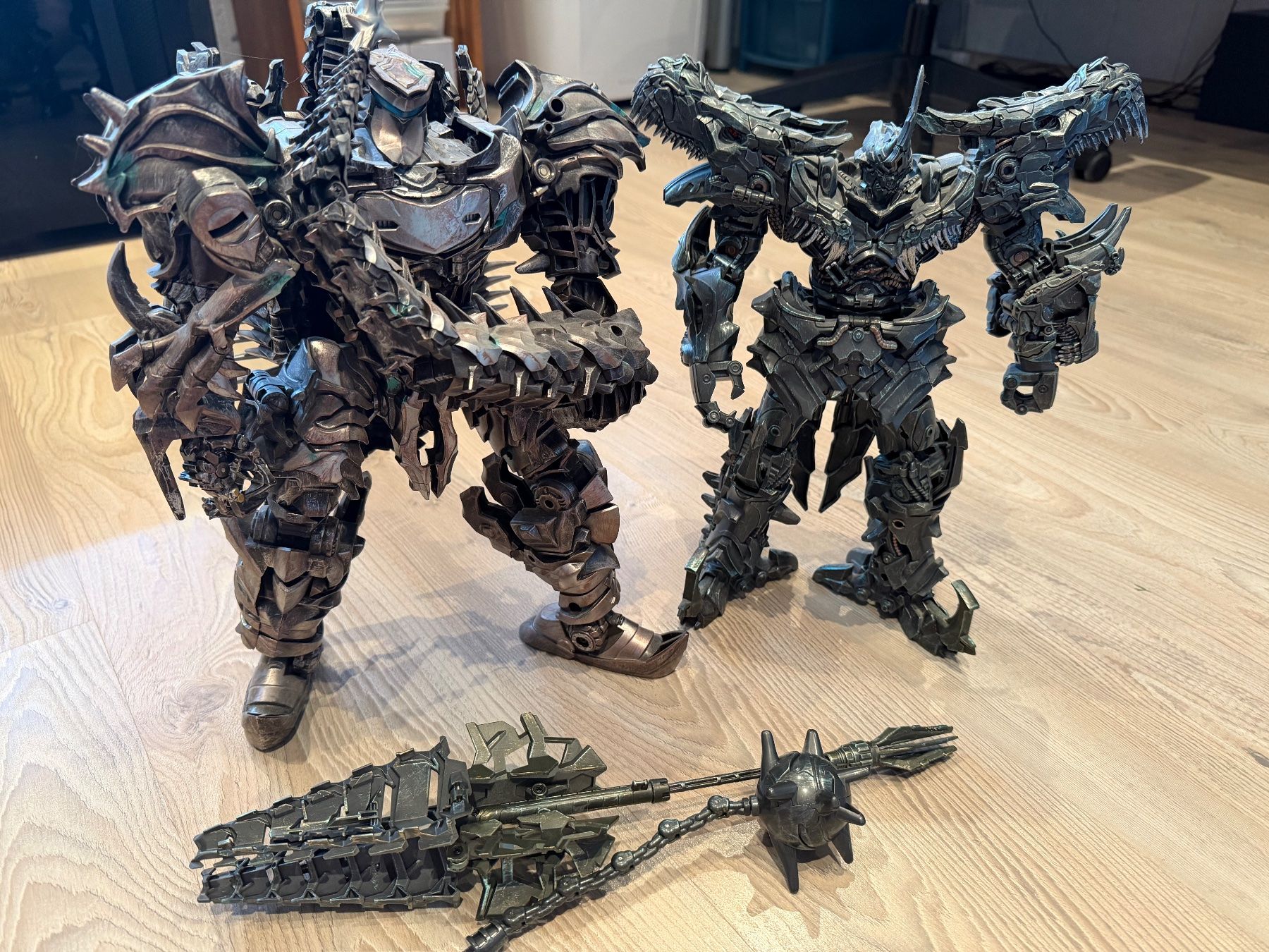 Statuette: Transformers Third Party Scorn / Grimmlock Oversized – Usato da Recherswil venduto da Yasa97