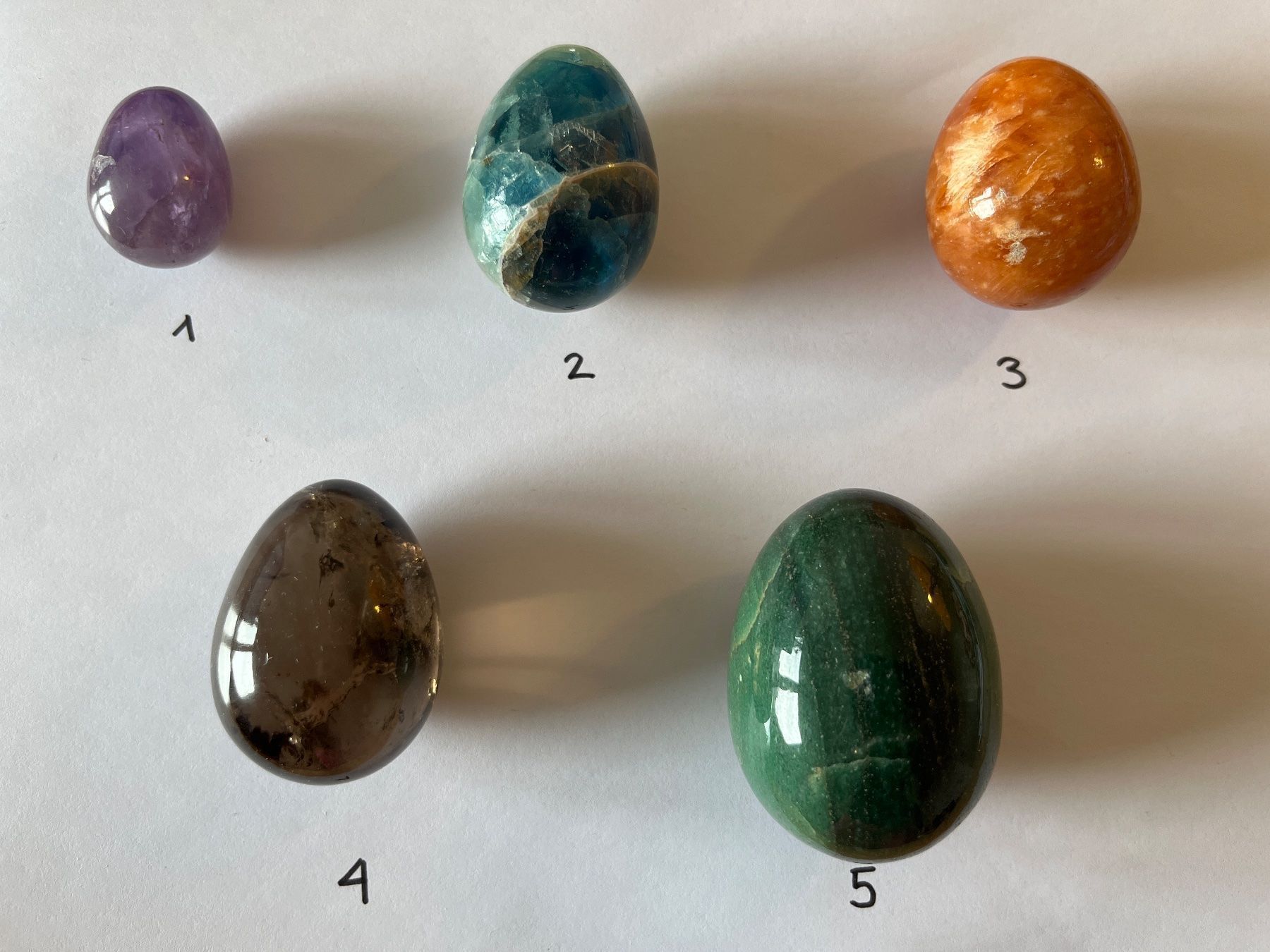 Tutte le decorazioni: Dekoratives Keramik Huhn mit 5 Edelstein Eier – Usato da Luzern venduto da Jiggy_8898 3