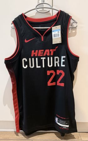 Maillot NBA Miami Heat 22 Nike neuf men’s M