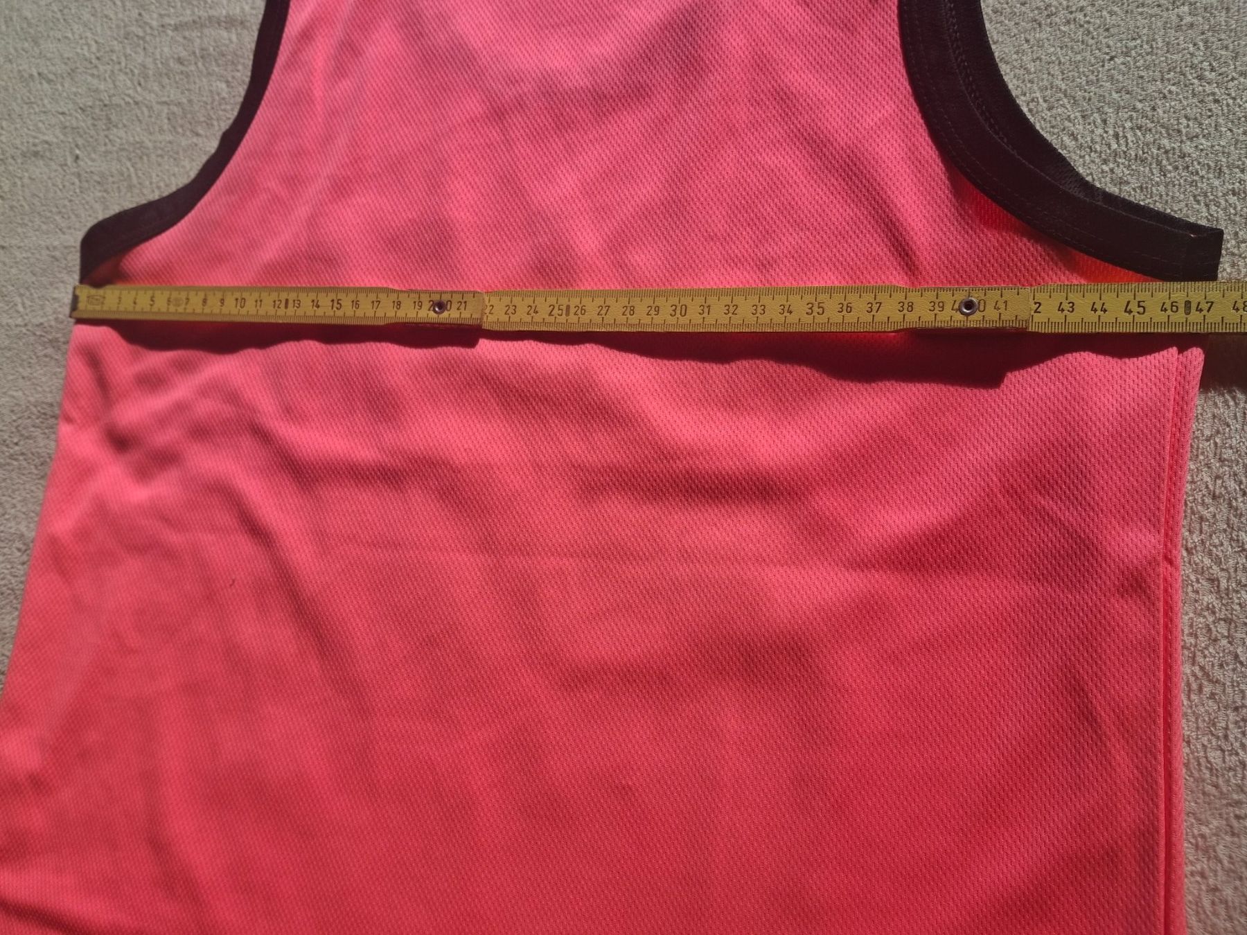 T-shirt: T-shirt - liquette rose taille S marque Nirvana – Usato da Villiers venduto da san_jn5w 4
