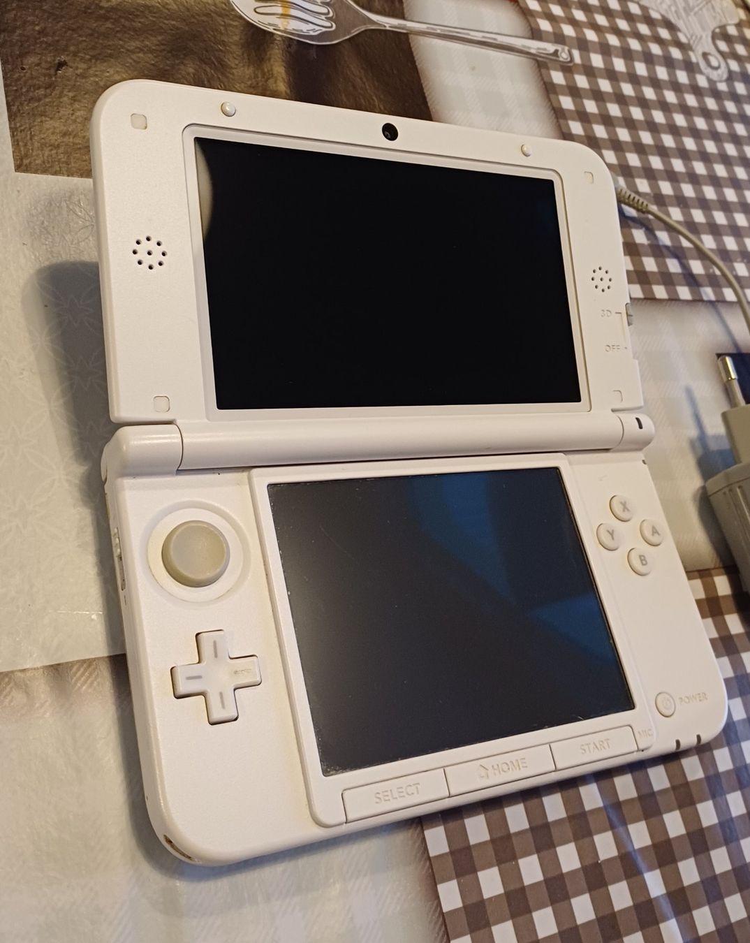 Nintendo Console: CONSOLE KONSOLE NINTENDO 3DS XL – Nuovo (secondo la descrizione) da Villars-le-Terroir venduto da Hamtaro71 2