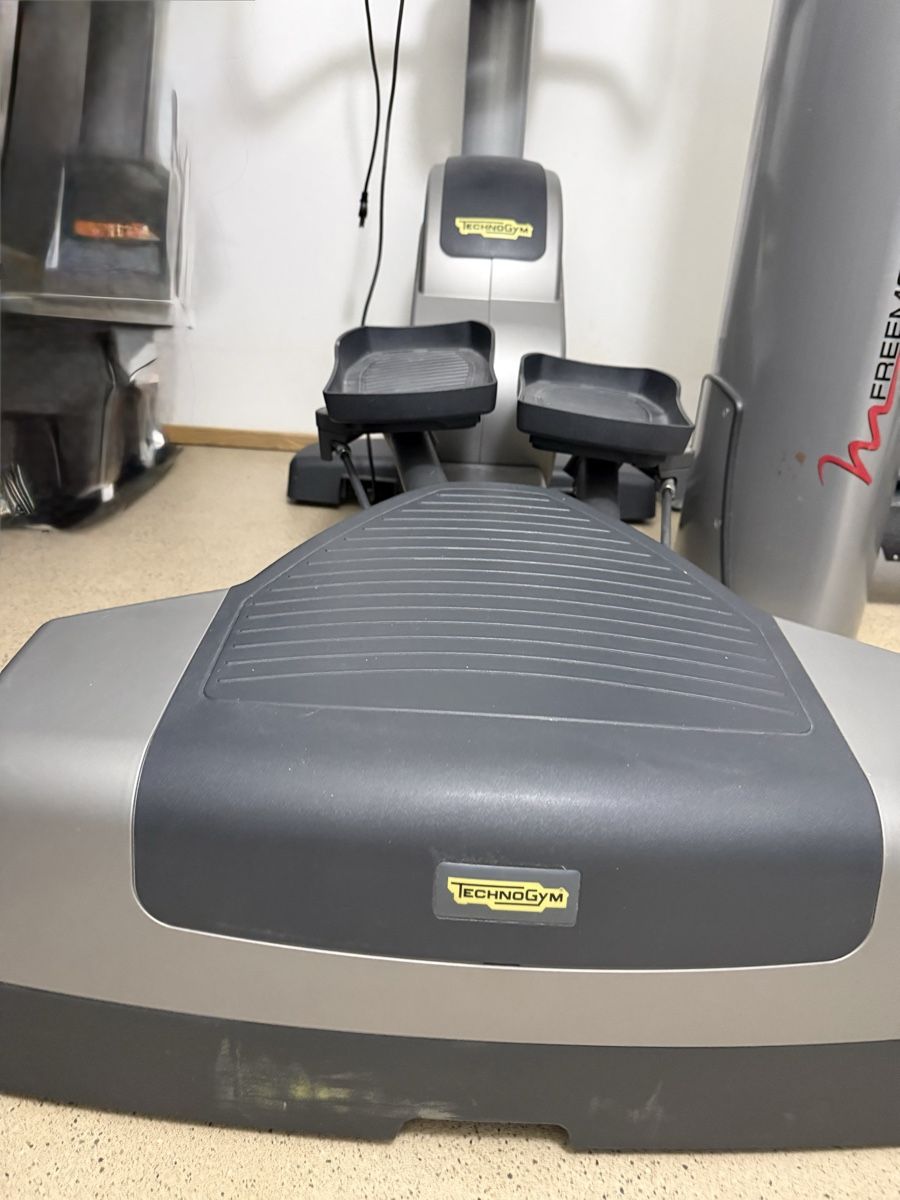 Technogym Hometrainer: Technogym  Eliptical – Usato da Allschwil venduto da 197_r5w9 3