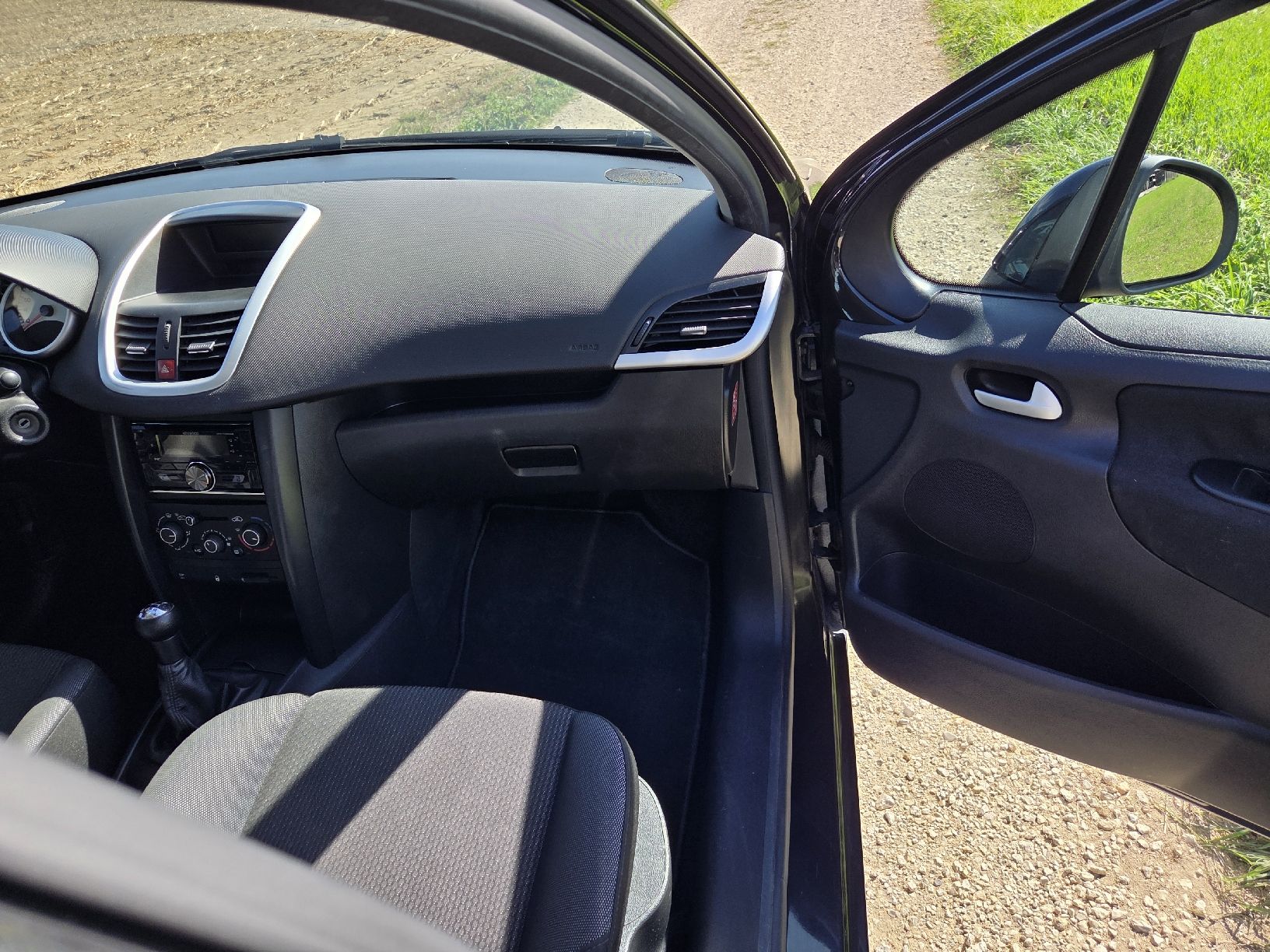 Peugeot Automobili: Peugeot 207 1.4i - ab MFK – Usato da Bern venduto da Flmi 7
