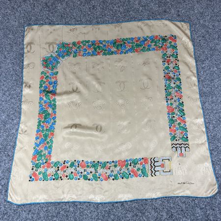 Must de Cartier scarf