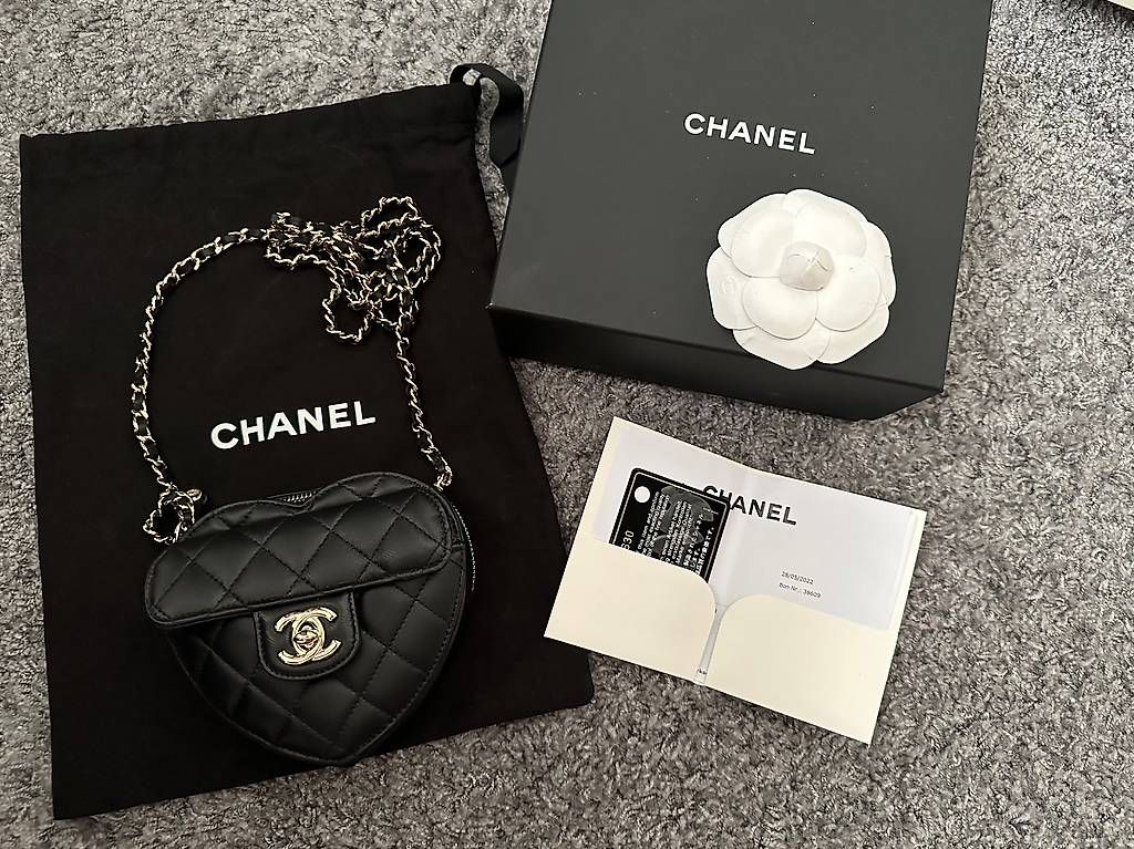 Borse da donna: Original CHANEL Heart Bag – Usato da Winterthur venduto da carrietwo