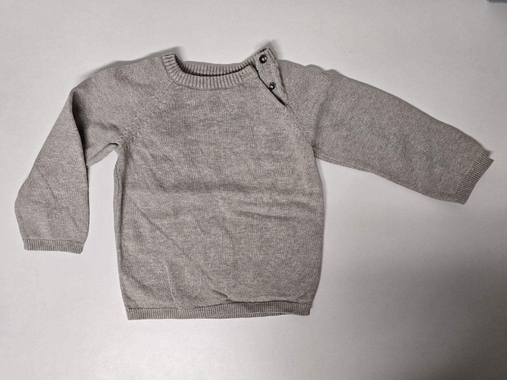 H&M Pulls et sweat-shirts: Klassischer H&M Baby Strickpullover Pulli Gr 92 Basic – D'occasion à Teufenthal AG par thuzsu