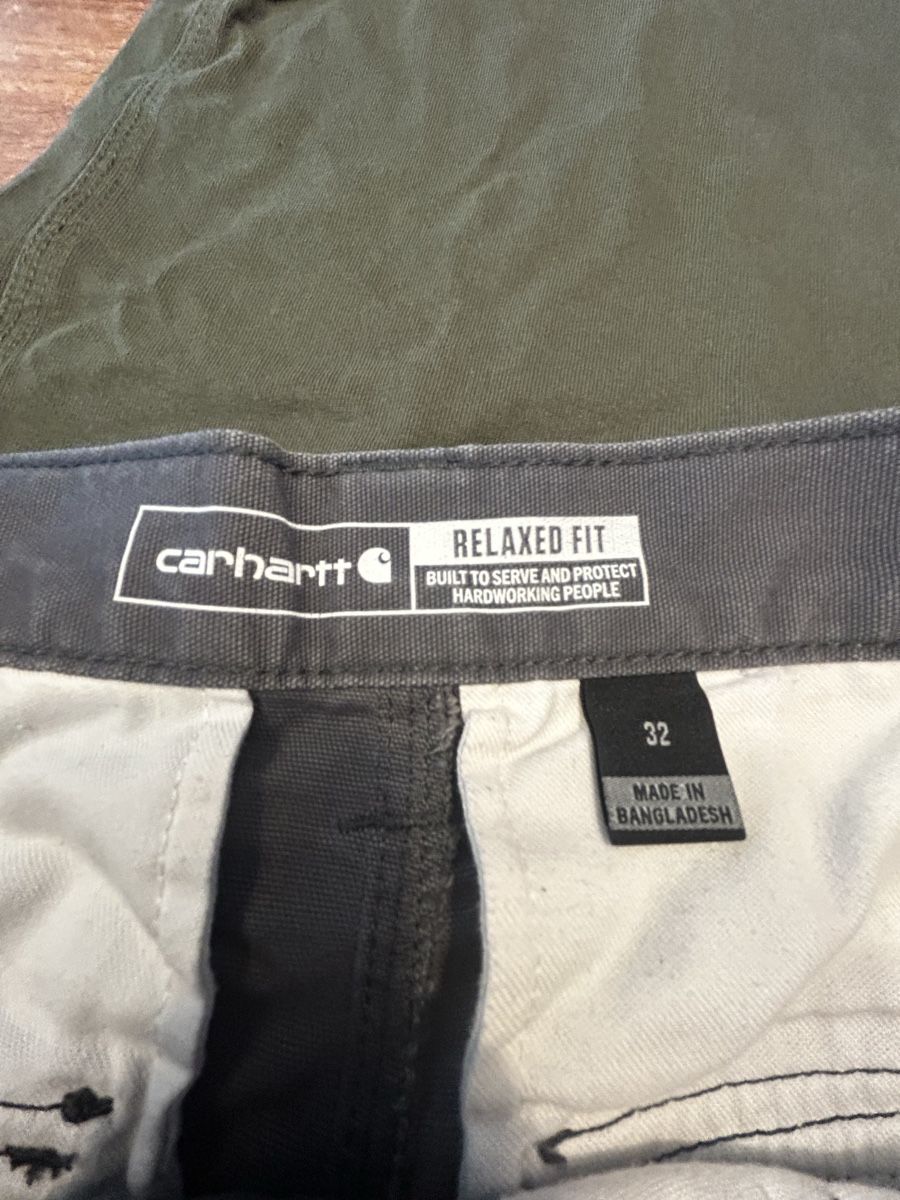 Carhartt Lotti di vestiti: Carhartt Shorts & T-Shirt – Usato da Winterthur venduto da Salmanassar 4