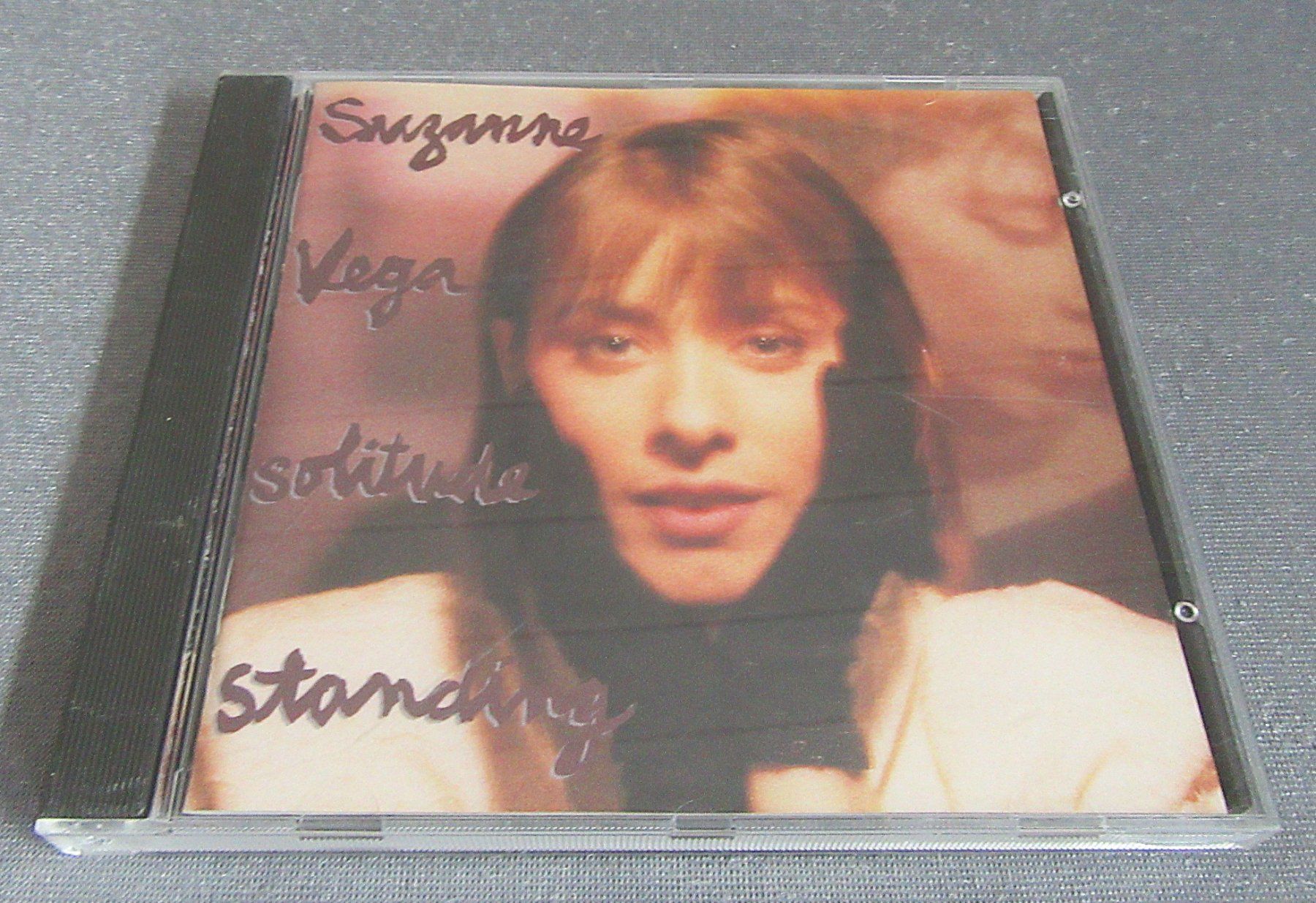 CDs: CD - Suzanne Vega - Solitude Standing – Gebraucht aus Auenstein von Padabimbim