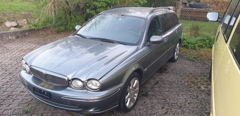 Jaguar Automobili: Jaguar X-Type Estate 3.0 V6 – Usato da Rifferswil venduto da Psciroccogts 1