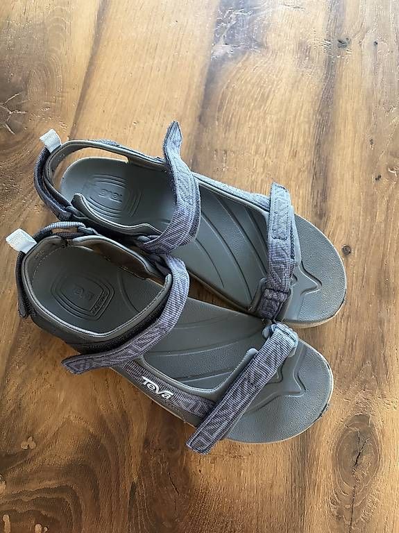 Chaussures garçon: Teva Sandalen 37 Kids – D'occasion à Spiez par RIGELER01