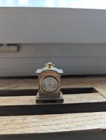 Alte Schweizer Uhr – klein & elegant