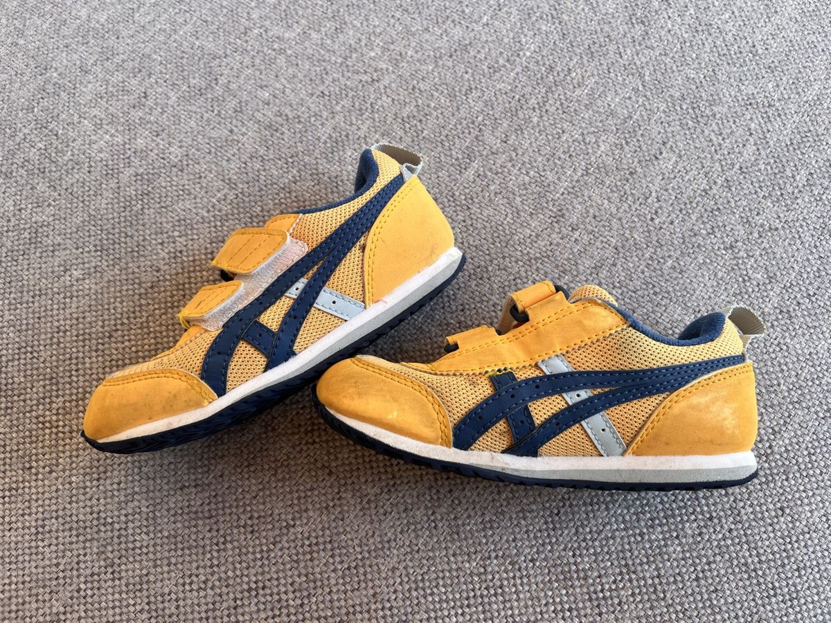Asics Chaussures garçon: ASICS Kids Size 27 – D'occasion à Pontresina par ste_5mly