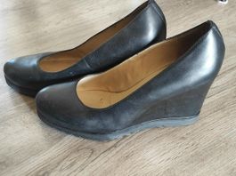 chaussures à talons hauts en cuir р.39