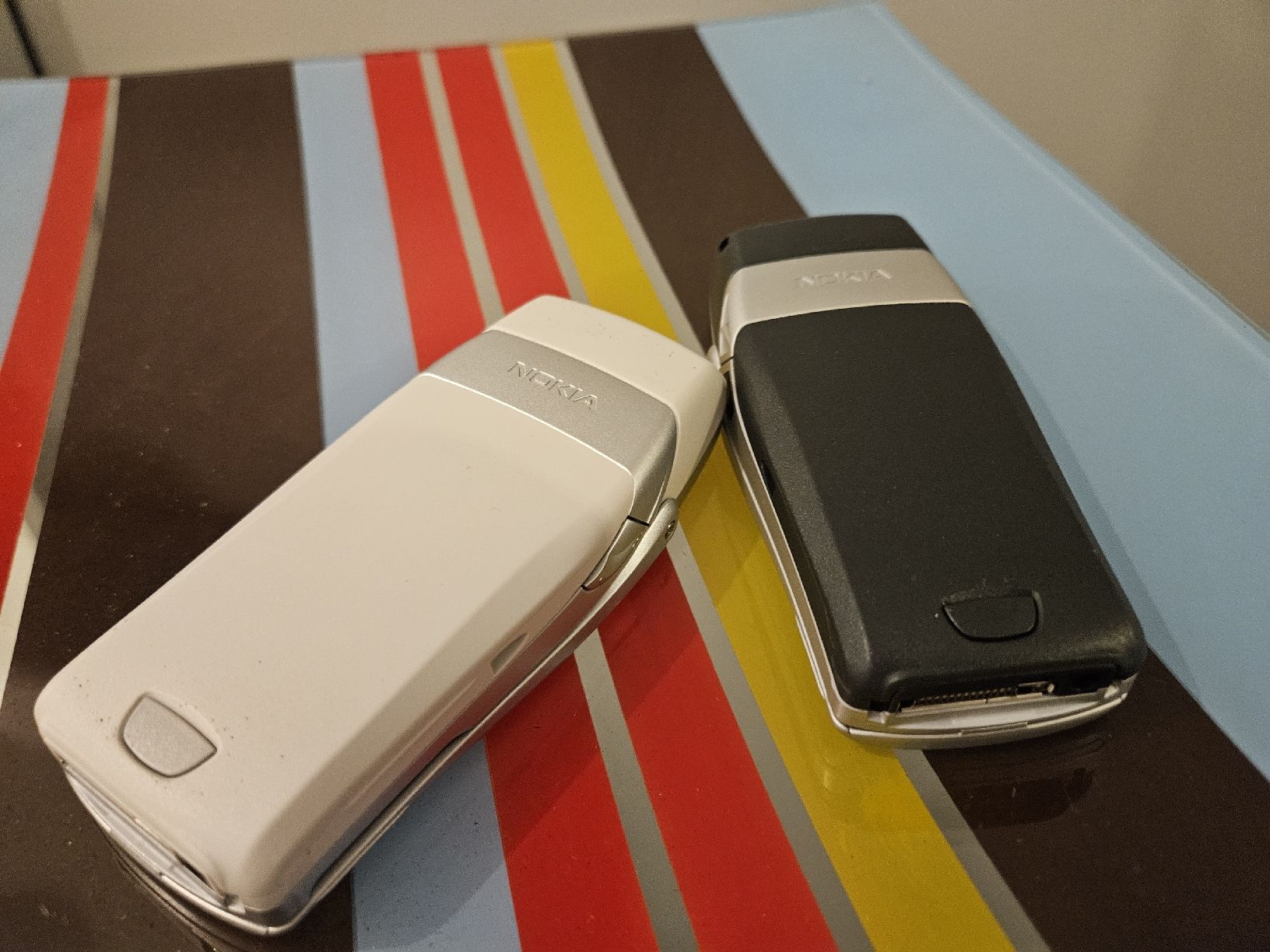 Nokia Telefoni cellulari / Smartphones: 2x Nokia 6800 Modell NHL-6 – Nuovo (secondo la descrizione) da Au ZH venduto da Galaxy-Pro 2
