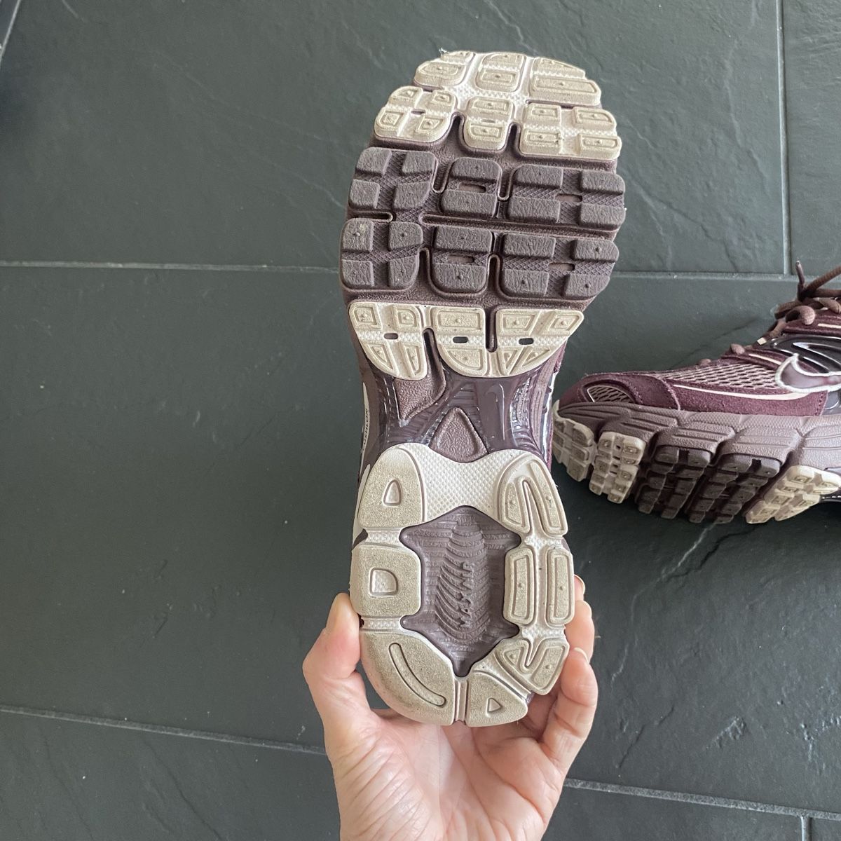 Nike Scarpe da donna: Air Max Moto 2K Nike taille 39 – Nuovo (secondo la descrizione) da Lens venduto da Missminibulles 3
