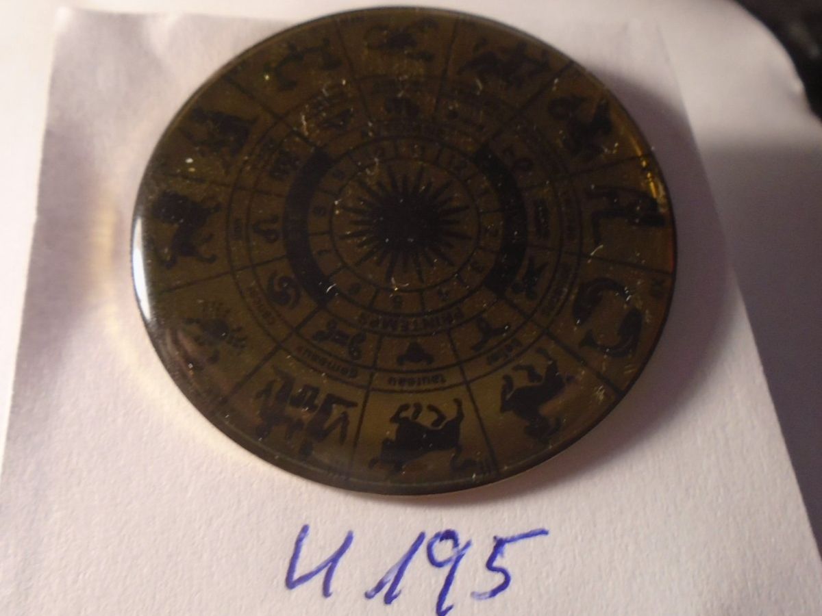 Placchette & Badge: 1 Tierkreiszeichen Pin (U195) – Usato da Winterthur venduto da Beli2000