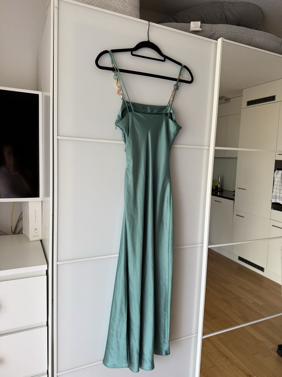Zara Kleider: Zara Kleid Gr. S 🍷 – Gebraucht aus Wil SG von xrnvani 4