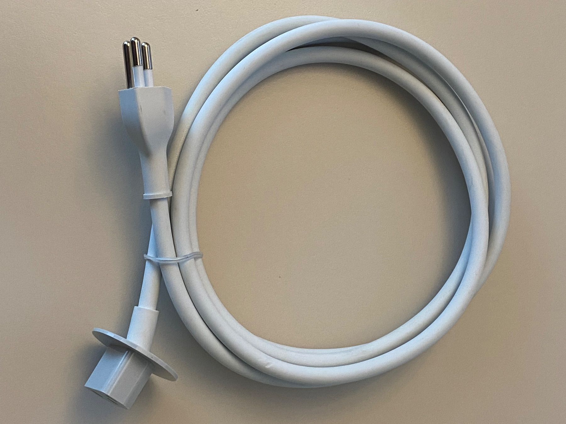 Apple Kabel: Apple iMac Stromkabel neuwertig, ca. 1.80m – Gebraucht aus obfelden von garenipa