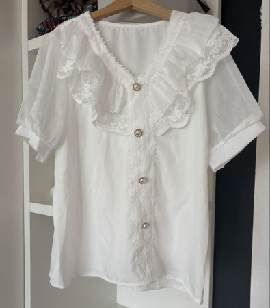 Damenbluse mit Spitze